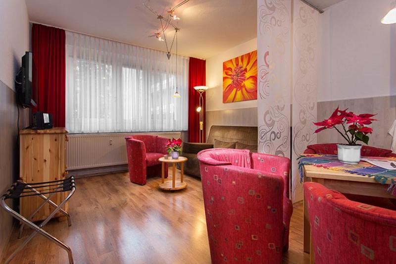 H&H Apartments Im Herzen Der Stadt Teilweise Mit Balkon Ruhig Zentral Modern Mit Kueche Greifswald Exterior foto