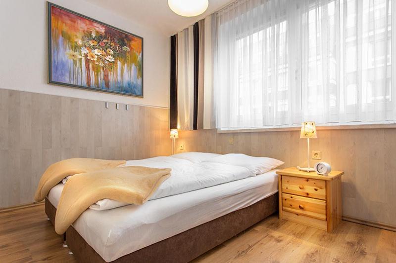H&H Apartments Im Herzen Der Stadt Teilweise Mit Balkon Ruhig Zentral Modern Mit Kueche Greifswald Exterior foto