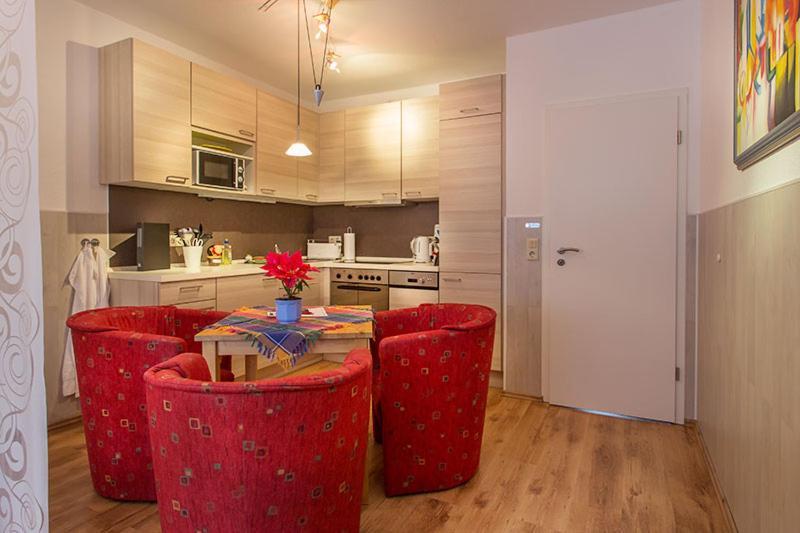 H&H Apartments Im Herzen Der Stadt Teilweise Mit Balkon Ruhig Zentral Modern Mit Kueche Greifswald Exterior foto